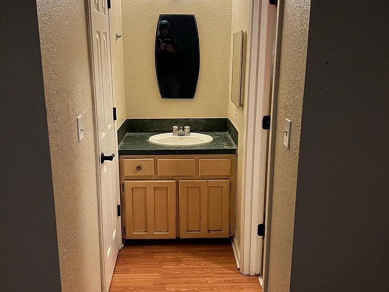 2nd Bedroom Vanity