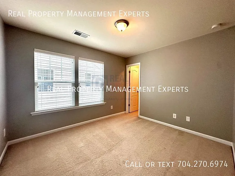 13102 Heath Grove Dr — Photo 12