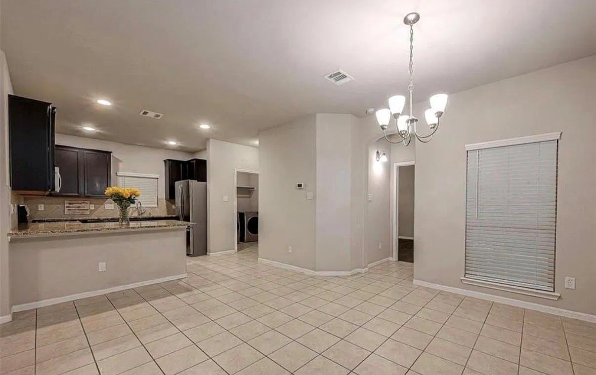 3 bed, 2.0 bath, 1505 sqft, $2,125 — Photo 3
