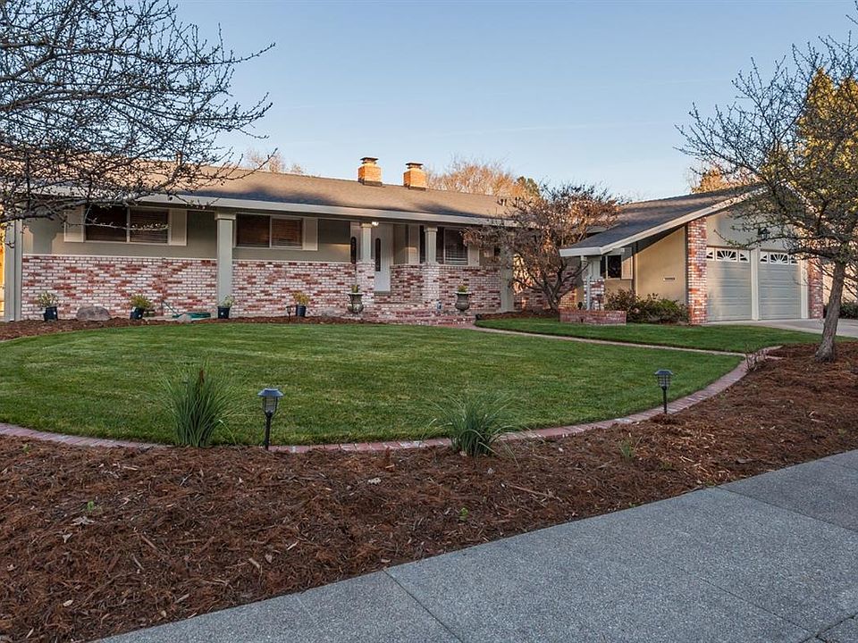 1st image of 2572 Rollingwood Dr