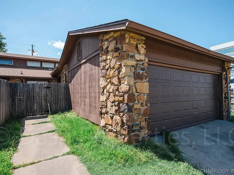 5104 S 75th East Ave — Photo 3
