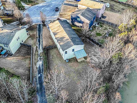 2nd image of 133 Blackwell Ct