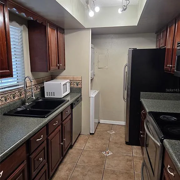 4326 Aqua Vista Dr #10-E — Photo 4