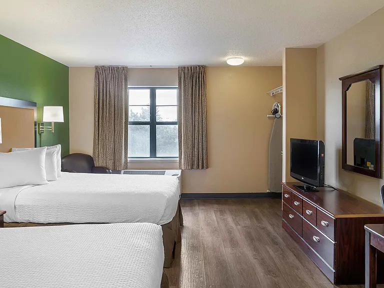 Studio Suite - 2 Full Beds