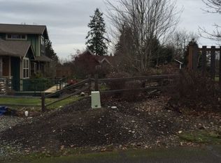 310 6th St, Steilacoom, WA 98388