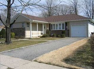 2230 Jeffrey Dr, Bellmore, NY 11710