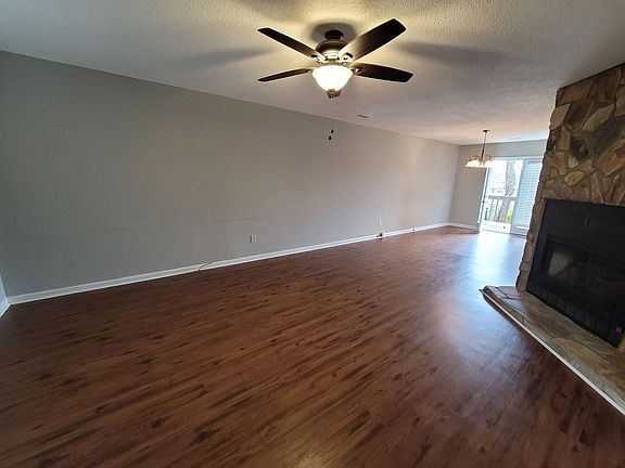 2nd image of 4913 Country Ct