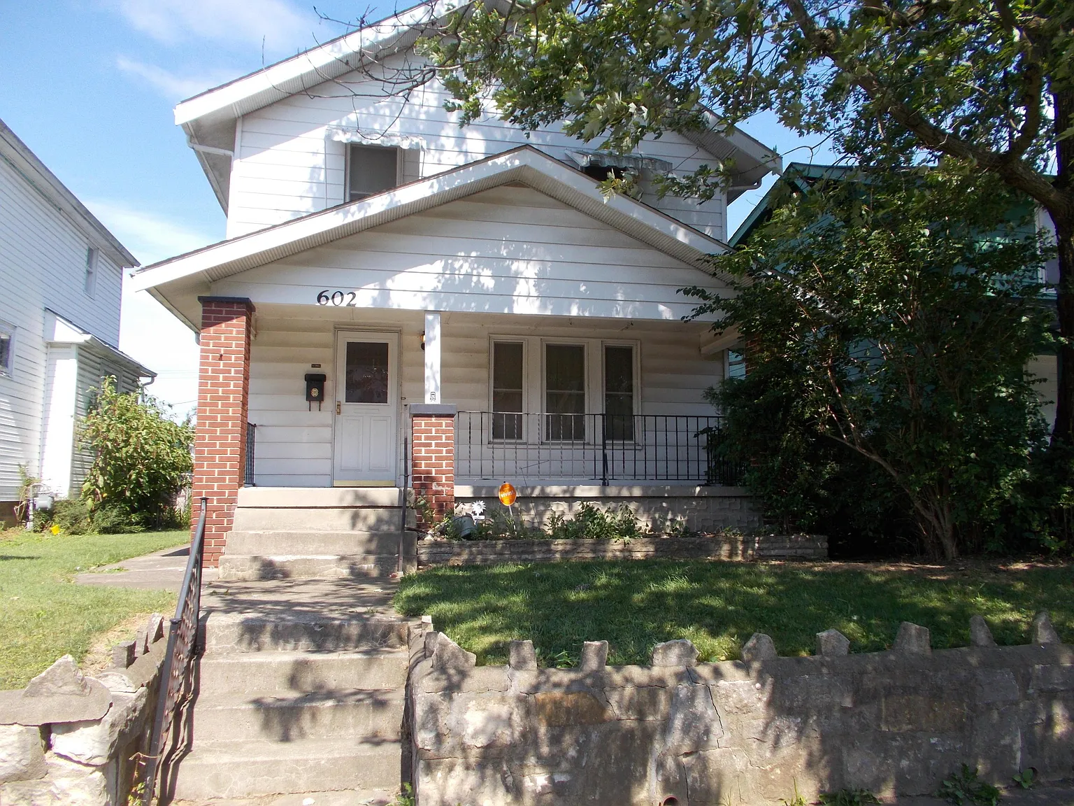 602 Townsend Ave photo 1
