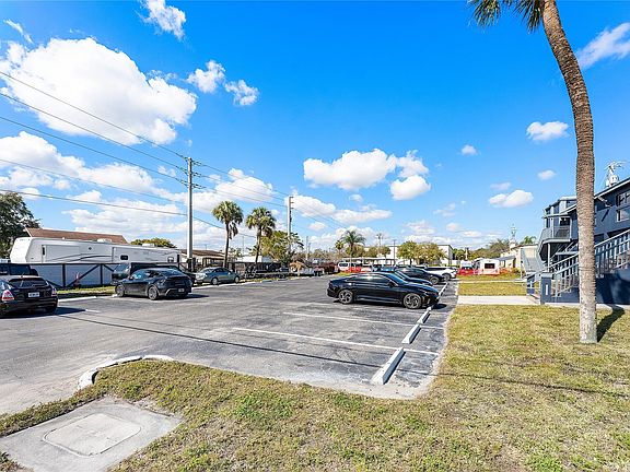 5th image of 325 SW 26th Street