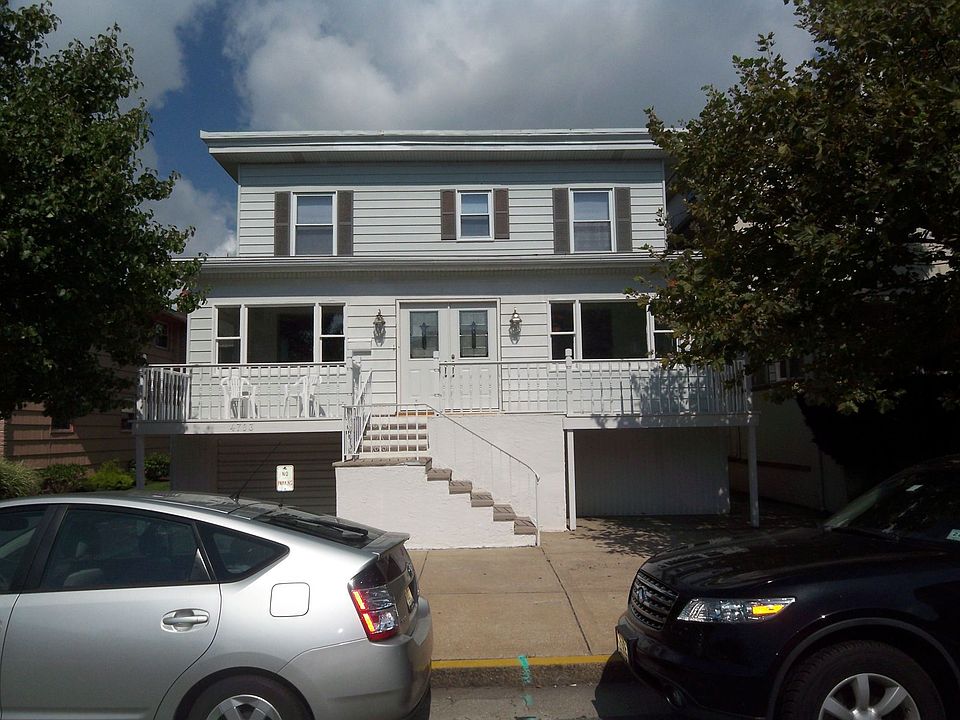 Two blocks from the Beach