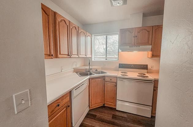1st image of 33 W Lee St Unit 1