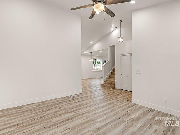 5th image of 3803 Bozeman Ave