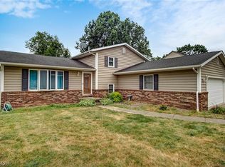 2152 Field Circle Ave, Akron, OH 44312