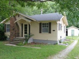 713 S Peach Tree Ave, Springfield, MO 65802