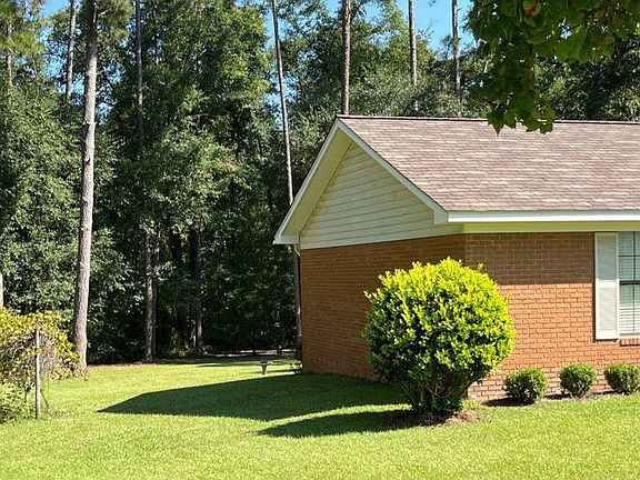 2nd image of 1613 Forest Ln