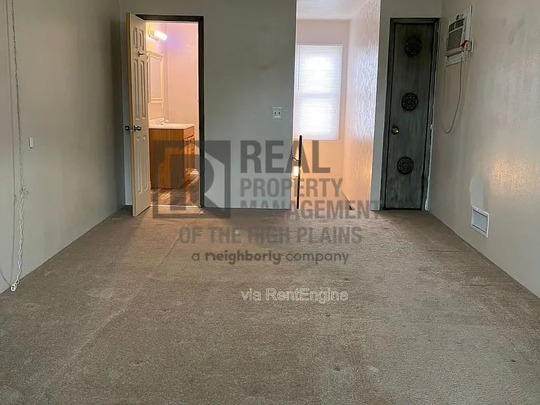 4301 Parker St — Photo 12