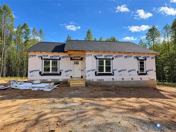 15 Coffeys Rd, Farmville, VA 23901
