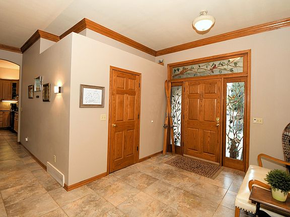 3rd image of 522 Beechwood Dr