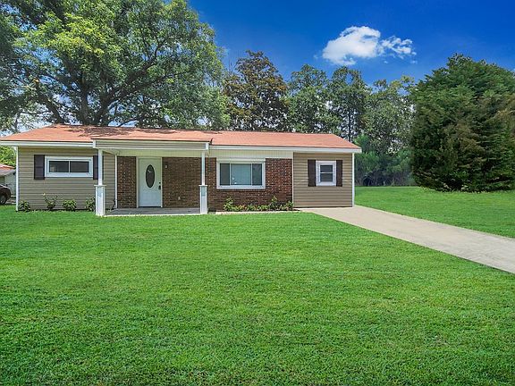 4th image of 217 Chatham Villa Dr
