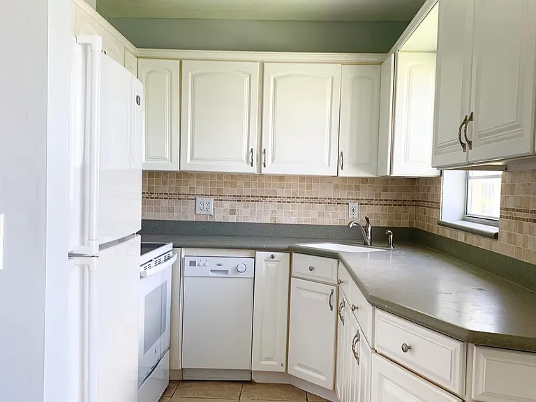 168 Waltham E #G — Photo 10