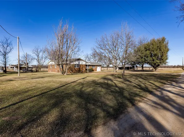 12316 Gene Bond Rd, Marietta, OK 73448
