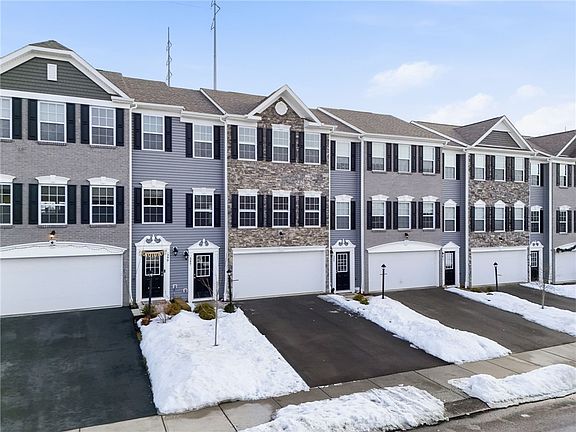4th image of 347 Trinity Way