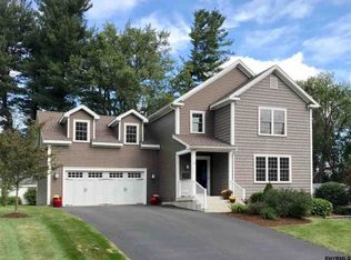 28 Crestwood Ln, Delmar, NY 12054
