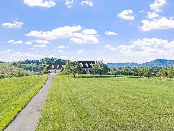 2nd image of 4513 Blacksburg Rd