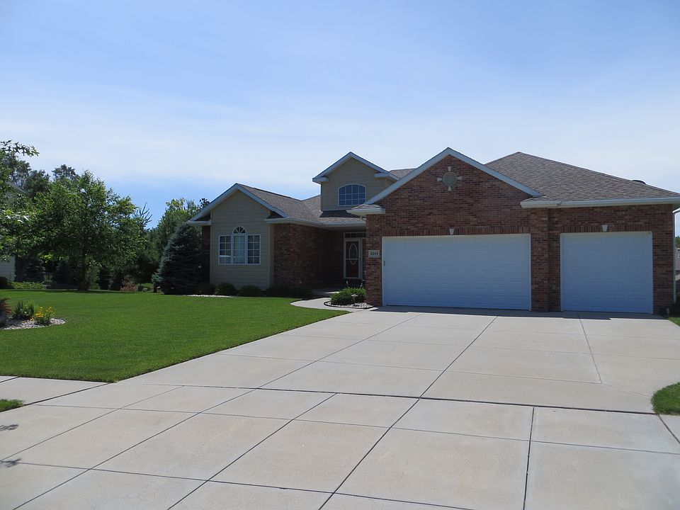 1st image of 8243 Eastwood Dr