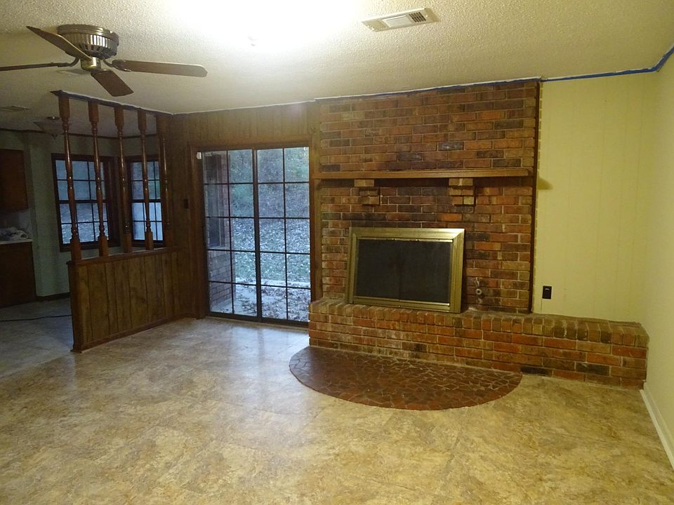 2nd image of 505 Johnson Rd