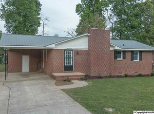 313 Sharon St, Scottsboro, AL 35768