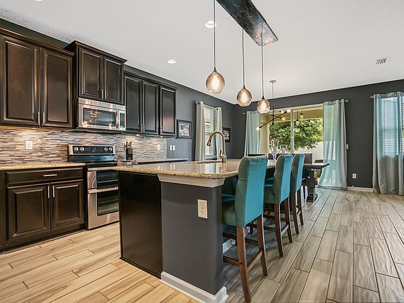 4th image of 7158 Fleur Cove Dr