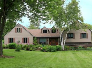 214 N Rose Farm Rd, Woodstock, IL 60098