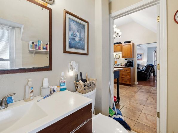 manchester-new-hampshire-95345048 picture