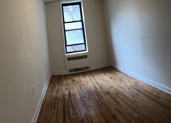 4th image of 250 Hawthorne St APT 3D