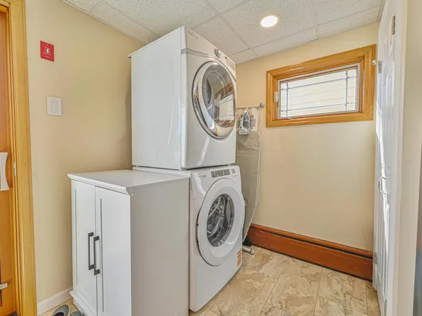 20 West 18th Road image 11 of 34