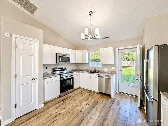 5th image of 169 Brookmoor Dr