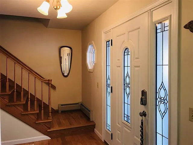 3 bed, 2.5 bath, 2226 sqft, $3,400 — Photo 3