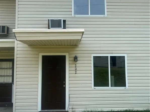 202 Monticello Dr, Hopewell, VA 23860