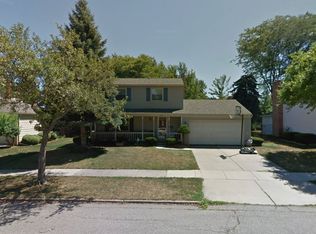 2120 Ridgeline Dr, Lansing, MI 48912