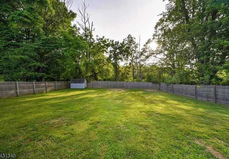 10 Lake Dr — Photo 41