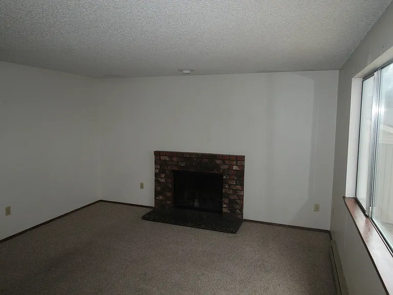 6806 N Hamilton St — Photo 14