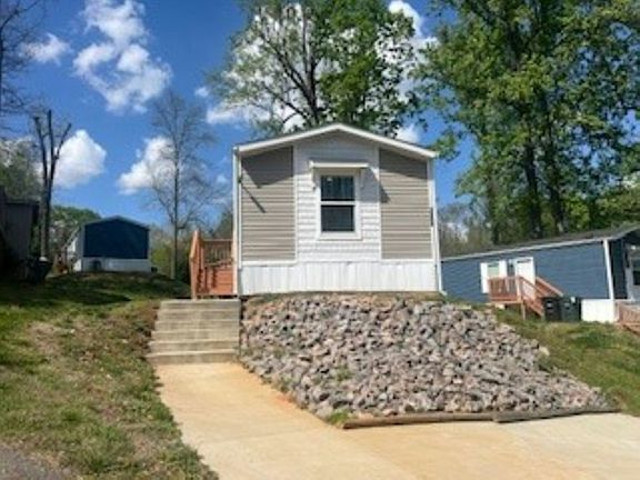 2nd image of 2966 Plantation Rd #4