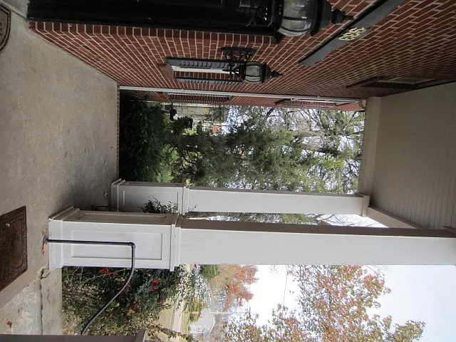 425 E. Grand & 933 S. Roanoke - Affordable, Convenient Off-Campus Housing!! — Photo 4