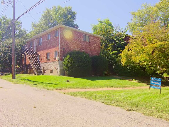 2nd image of 220A Bellerive Blvd