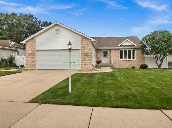 2824 Barberry Dr, Hobart, IN 46342