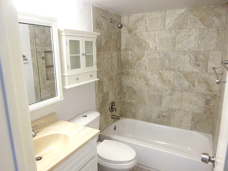 101 Stratford St #205 — Photo 8