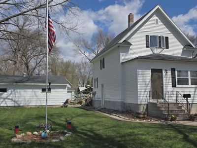 221 W Flynn St, Redwood Falls, MN, 56283