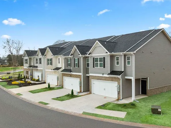 1317 Aura Ln, Lawrenceville, GA 30045