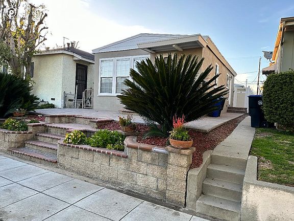 3rd image of 403 W Alameda Ave